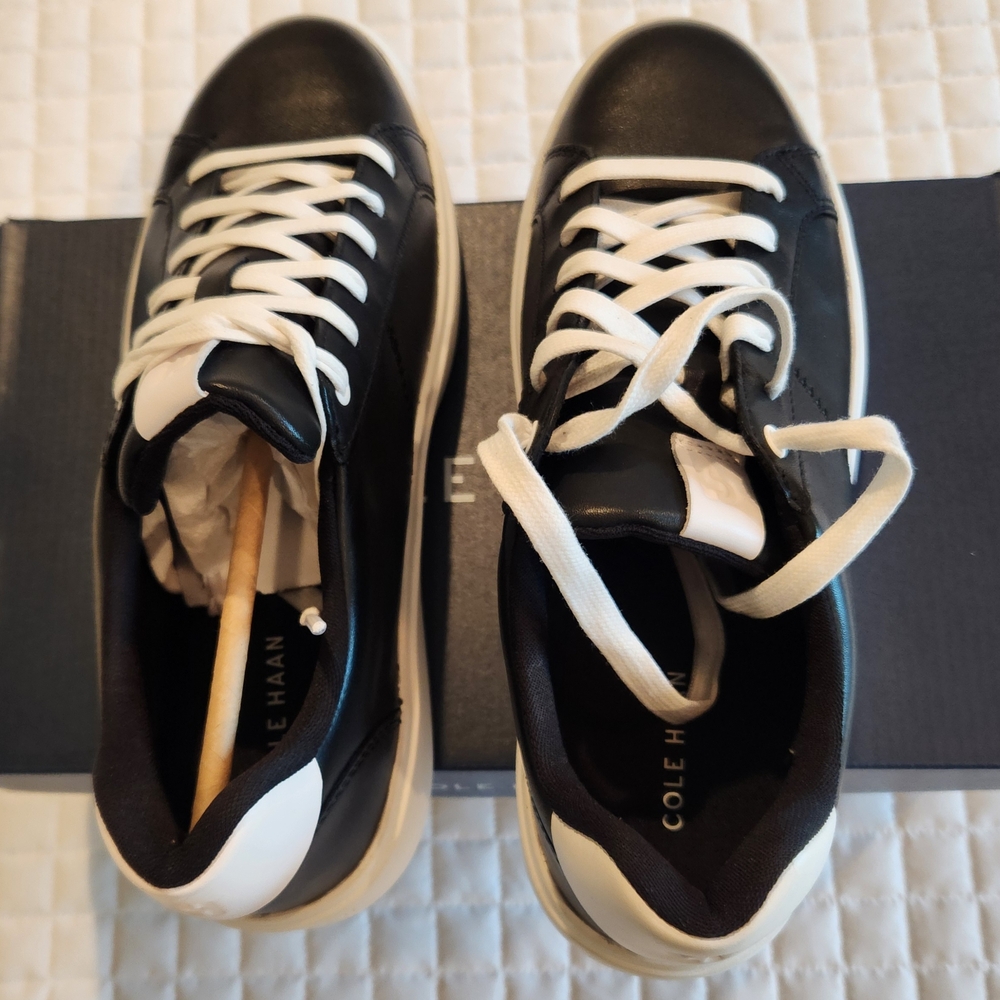 Cole Haan Womens Grand Coaster Sneakers Shoes Size 8.5. Black/white - Picture 3 of 7